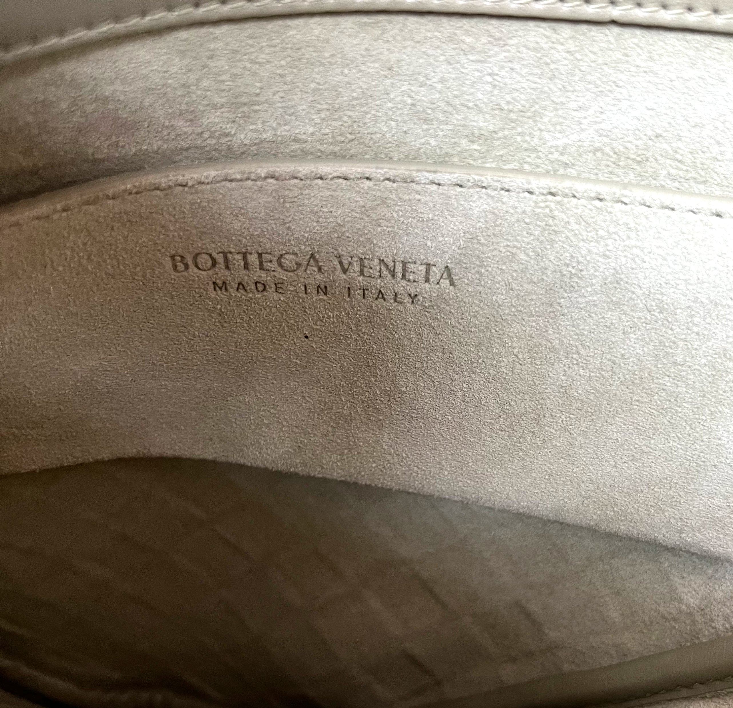 BOTTEGA VENETA BOTTEGA VENETA - Green Leather Small Virgule Bag - ALE PARIS Luxury Vintage