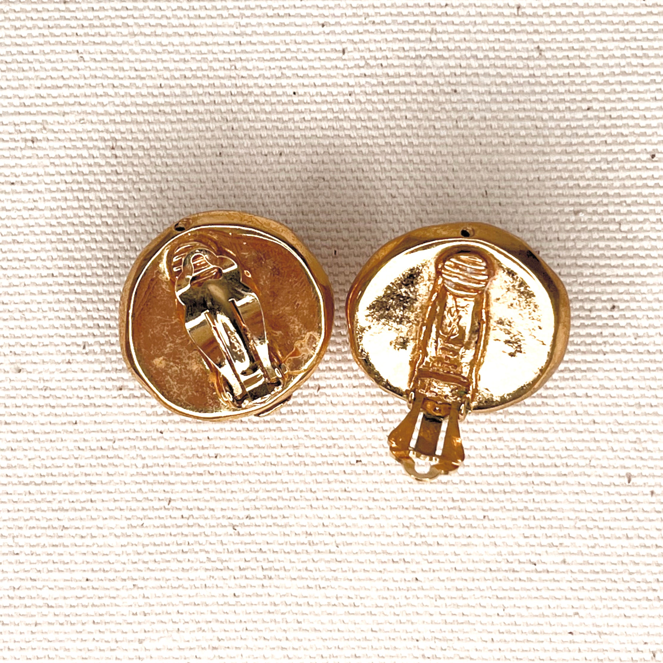 YVES SAINT LAURENT YVES SAINT LAURENT - Round Clip Earrings - ALE PARIS Luxury Vintage