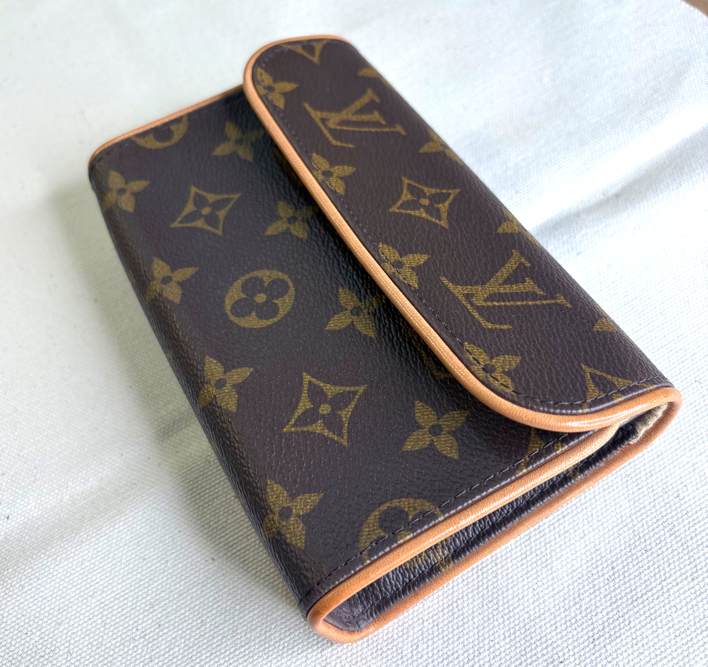 LOUIS VUITTON LOUIS VUITTON - Brown Monogram Florentine Belt Bag - ALE PARIS Luxury Vintage